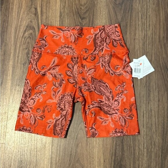 Beyond Yoga Paisley Print Shorts Womens Size XL NWT - Picture 1 of 4